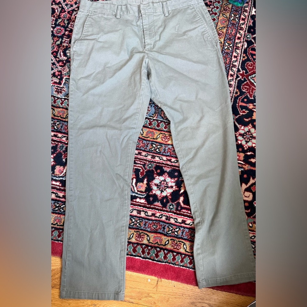 Men’s Old Navy Slim Fit Olive Pants
